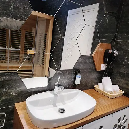 Porta Kavalja Hotel 4*