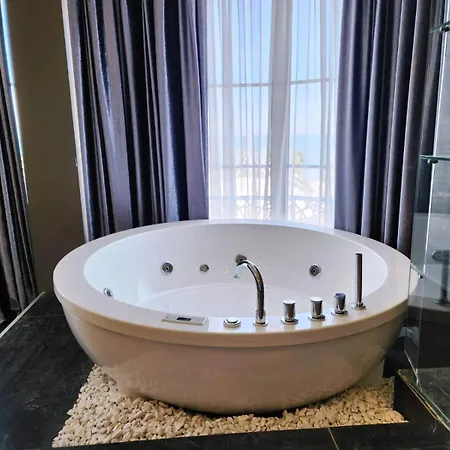 Porta Kavalja Golem (Tirana)