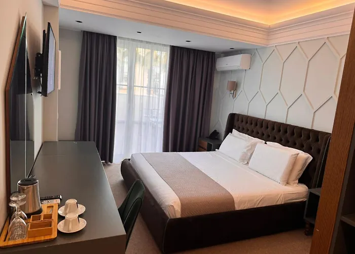 Porta Kavalja Hotel Golem (Tirana)